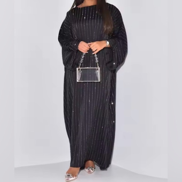Dresses & Skirts - NWOT Elegant Black Striped Dress Size Large but also considered one size